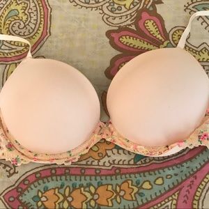 H&M Peach Pale Pink Floral Lace Bra 32C